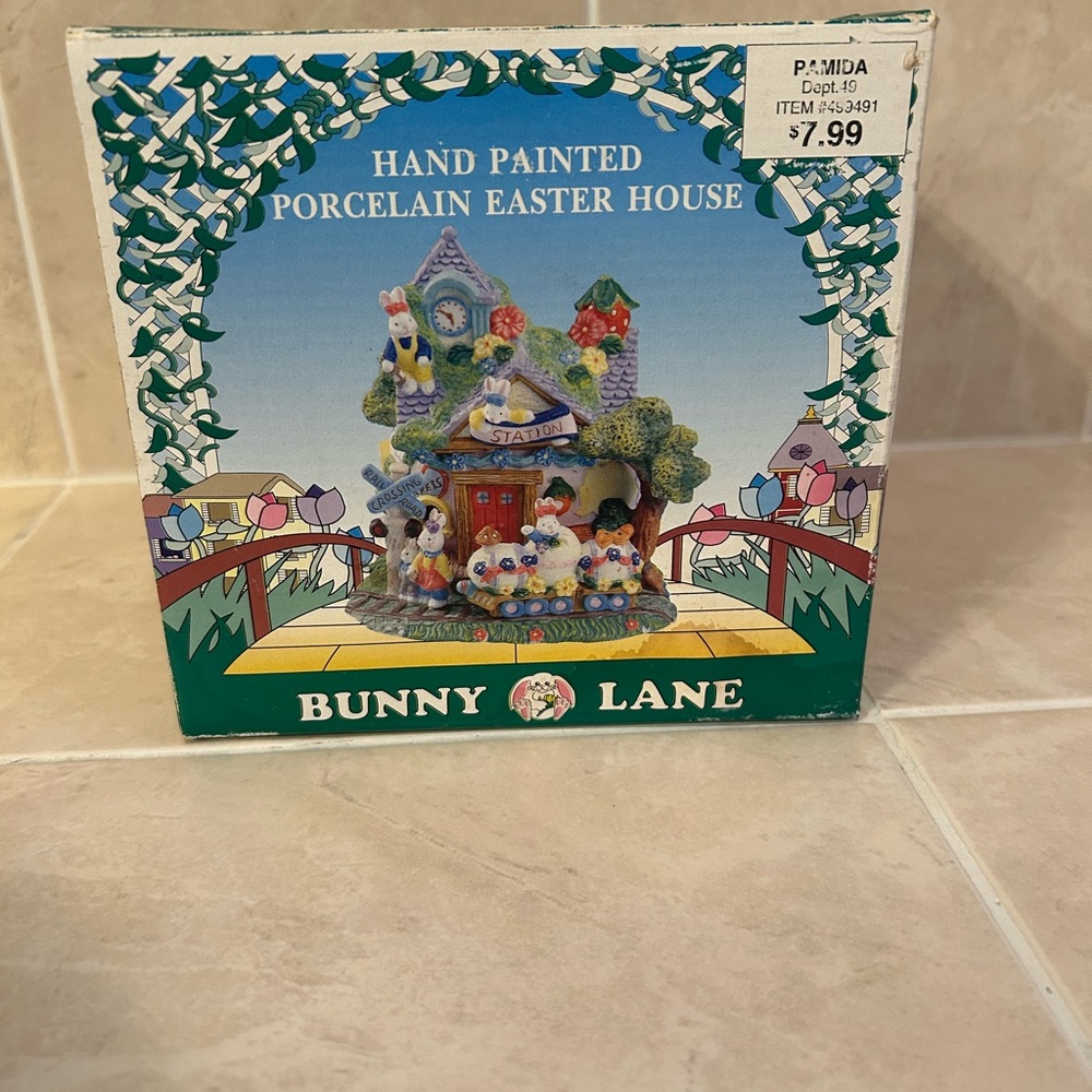 Vintage Collectible‎ Bunny Lane hand painted Porcelain Easter House